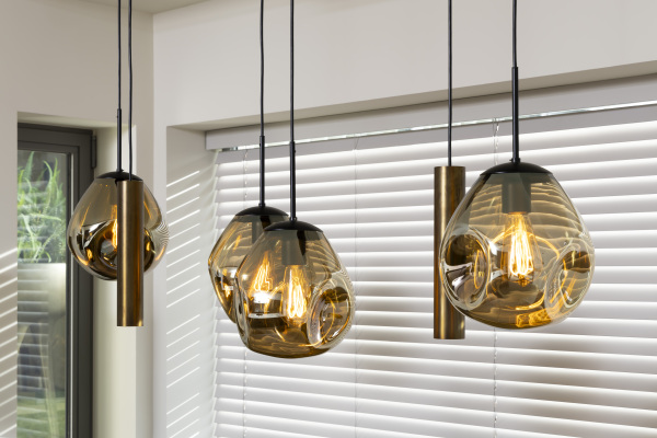 Verlichting maakt het verschil! Laat je inspireren door onze designlampen en sfeervolle verlichting op maat.