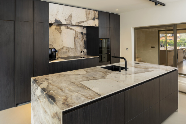 Dessert Soul Cortessia keuken op maat met luxe afwerking en modern design